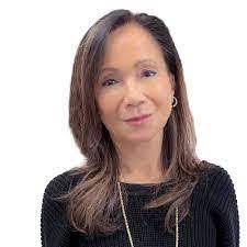 Sara Menker's Instagram, Twitter & Facebook