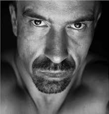 Kobiety w męskim świecie PLUSsize Moda