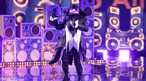 Последние твиты от the masked singer (@maskedsingerfox). The Masked Singer Returns To Lead Wednesday Ratings Deadline