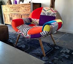 Fauteuil Scandinave En Tissu Patchwork Colore Tres Decoratif Un Style Unique De Boheme Chic Au Design Tres Tendance Fauteuil Design Fauteuil Fauteuil Salon