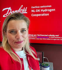 Robert Dietzel's Instagram, Twitter & Facebook