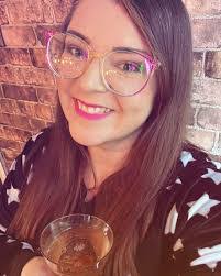 Lynn Wassell's Instagram, Twitter & Facebook