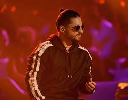 Es un cantante, compositor y productor colombiano. Maluma Becomes Victim Of Robbery While In Russia For World Cup