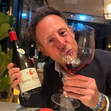 Finally made it back to beautiful Aspen ❤️ after more than 10 years 👀 I am  enjoying one of my favorite white wines 🍷 a Gaja Vistamare which is is a  white