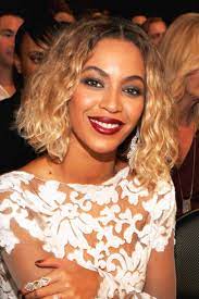 80 Best Beyonce Hairstyles Of All Time Beyonce S Evolving Hair Looks Beyonce Hair Beyonce Short Hair Beyonce Blonde