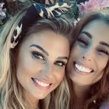 Pamela Seale's Instagram, Twitter & Facebook