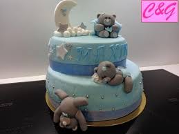 Gateau Ourson Bebe D Un An En Pate A Sucre Fondant Cake Teddy Bear Gateau Ourson Decors Pate A Sucre Pate A Sucre