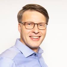 En laatst natuurlijk de mooiste halve dag van het jaar gehad. met papa naar  het werk middagje. Meneer vond het zo geweldig dat hij zo in slaap viel  toen we terugreden. En