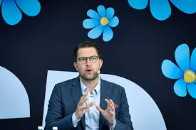 En robust folkräkning, med krav på fingeravtryck för den med oklar identitet. Forskare Akesson Ar Slipad Och Saker Svd