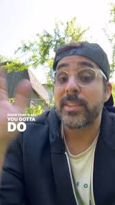 I can’t believe I gotta teach y’all how to wipe your own glass.