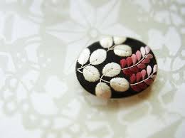 8月 萩の刺繍帯留 maison de pontomarie ボタンクラフト 繊維の宝石 クラフト