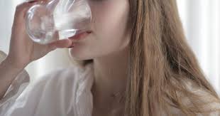 Semua kita tahu dan selalu diingatkan oleh ibubapa kita supaya minum air putih yang banyak untuk kesihatan. Gara Gara Minum Air Putih Berlebihan Wanita Ini Masuk Redzone Sebab Alami Sawan Bengkak Otak Rapi