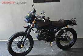 Ada banyak cara mengenang sebuah sejarah motor kesayangan. Win Scrambler Online
