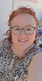 What art classes are available in the Tablelands for acrylic mediums?