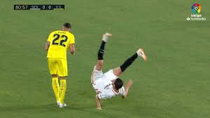 Sevilla played villarreal at the la liga of spain on december 29. Escalofriante Lesion De Sergio Escudero En El Sevilla Vs Villarreal