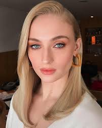 Happy Birthday #SophieTurner (@sophiet) 🧡⭐️💫✨⚡️🌟.