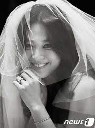 Song Joong Ki And Song Hye Kyo Prenup Photos Song Hye Kyo Song Joong Ki Korean Wedding Photography