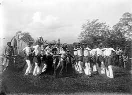 Tari tambun dan bungai (kalimantan tengah). Tari Seudati Wikipedia Bahasa Indonesia Ensiklopedia Bebas