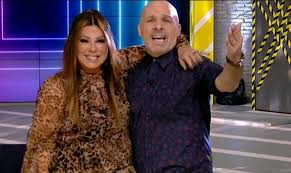 Αυτή είναι η παρέα που έχει στο σπίτι εν μέσω καραντίνας. Antzela Dhmhtrioy Osa Apokalypse Sthn Ekpomph Toy Nikoy Moytsina Vid Pagenews Gr