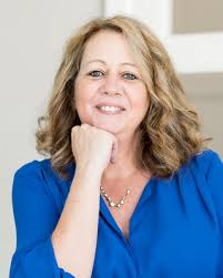 Lisa Alleva's Instagram, Twitter & Facebook