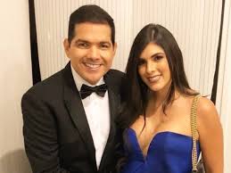 Claudia yaneth toledo prendió el ventilador contra el senador y exgobernador de santander richard aguilar, luego de ser capturada en el 2018 junto a su esposo, lenin pardo. Video Maria Alexandra Becerra Esposa De Peter Manjarres Confeso Por Que Nunca Ha Ejercido Su Profesion Infobae