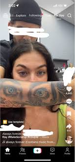 I am something. People hate me but they clap for me. What am I