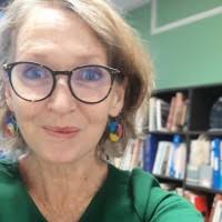 Professor Wendy Stone