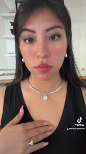 Mis bellas el video es de mi cuenta principal @MINARA JEWELRY pueden  seguirme por ahí.