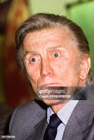 241 fotos e imágenes de alta resolución de Kirk Douglas 1983