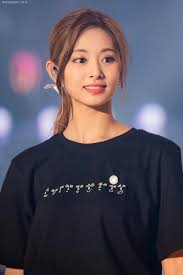 Once Aren T Allowed To Use Their Phones During Twice S Concerts And Jyp Himself Isn T Even Exempt To This Rule As He Learned T Twice Tzuyu Twice Kpop Girls