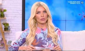 Ο τραγουδιστής αποφάσισε να μοιραστεί μια πολύ ευτυχισμενη προσωπική του στιγμή με τους διαδικτυακούς του φίλους, κοινοποιώντας μια φωτογραφία στον προσωπικό του λογαριασμό στο instagram, με την. Katerina Kainoyrgioy Ektos Eytyxeite H Anakoinwsh Twn Synergatwn Ths Gia Thn Ygeia Ths Gossip Tv Gr