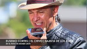 EUSEBIO CORTES (EL CHIVO) EN EL PATIO DE MOISES LEON