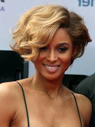 Check spelling or type a new query. 1001 Idees Uniques Comment Porter Votre Carre Court