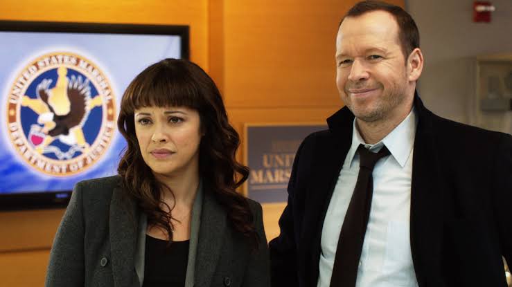 Watch Blue Bloods Season 5 Episode 8: Power of the Press - Paramount+
