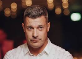 Ashley Greene: Robert je zagrizen samec