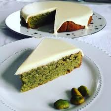 Fondant A La Pistache Glacage Au Chocolat Blanc Jennifer Ses Desserts Glacage Chocolat Blanc Recette Recettes Sucrees
