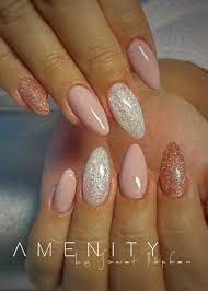 Studiomandel Zarte Nudefarbe Und Glitzer Summer Nails Colors Designs Bright Summer Nails Designs Summer Nails Colors