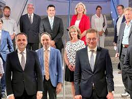 Tsv isen von 1909 e.v. Vr Bank Erding Und Raiffeisenbank St Wolfgang Fusionieren Wirtschaft In Der Region