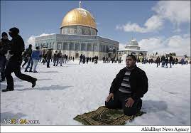 The site is a frequent flashpoint for violence, which unfolded again on friday night after thousands had gathered there to observe the. Photos Al Aqsa Mosque Shines In Snowahlulbayt News Agency Abna Shia News