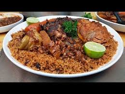 Tiebou Guedj Niebe Ou Ketiakh Riz Au Poisson Seche Et Haricots Youtube Recette Africaine Poisson Poisson Seche Riz