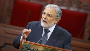 El presidente del tc, ernesto blume, dijo que es falsa la noticia de que ya se haya emitido alguna votación sobre esta norma. Tribunal Constitucional Ernesto Blume Justifica Decision De Declarar Improcedente Demanda Competencial No Es Prudente Que El Tc Este Echando Lena Al Fuego Nndc Politica El Comercio Peru