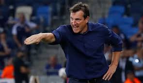 Andreas herzog gehörte in den 90ern bei werder bremen und dem fc bayern zu den besten spielern der bundesliga. Em Qualifikation Weinende Spieler In Der Kabine Israel Coach Andi Herzog Dementiert Ausraster