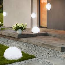 Ein wenig licht braucht man nicht nur bei langen sommernächten. Led Solar Leuchten Set Wand Decken Weg Beleuchtungen Aussen Garten Lampen Halb Kugel Weiss Kaufen Bei Www Etc Shop De Gmbh Co Kg