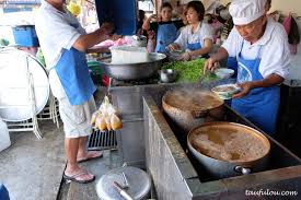 During the 1980s and 1990s, ayer hitam is located in the heart of johor and is always bustling with passing vehicles traveling from north and south. Famous Ayer Itam Assam Laksa Penang I Come I See I Hunt And I Chiak