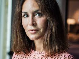 8 ekim 1975 doğumlu) i̇sveçli bir aktris. Julia Dufvenius Aftonbladet