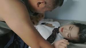 Địt em nữ sinh cá biệt tại ký túc xá sung sướng