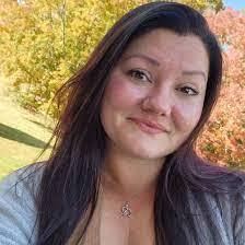 Ashley Justus's Instagram, Twitter & Facebook