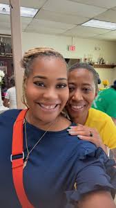 This weekend was a busy one BUT, I got everything done! 🌈 Rainbow Tea ✓  🇬🇭 Bra Fie African Contest ✓ 📚 Cram for the exam ✓