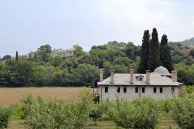 Figurat.poate ca se referea la alt toiag? O Chilie In Proces De Restaurare De La MÄnÄstirea Vatoped Va Fi OcrotitÄ De Sf Iosif Cel Nou De La Partos Basilica Ro