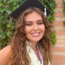 Sarah Rettig's Instagram, Twitter & Facebook